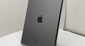 Fair
													Apple iPad 8th Gen - Unlocked, Gray, 32 GB, A2428, photo 3 of 8