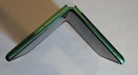 Mint
													Motorola Razr (2025) - Unlocked, Green, 256 GB, 8 GB, photo 5 of 8