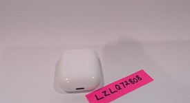 Used
													Apple AirPods 2nd Gen - Lightning Case, photo 1 of 4
