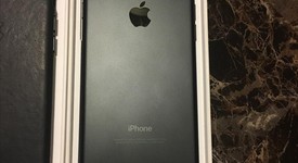 Mint
													Apple iPhone 7 - AT&T, Black, 128 GB, A1778, photo 1 of 4