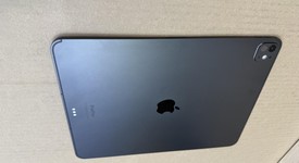 Good
													Apple iPad Pro 13" (M4) 2024 - Unlocked, Black, 256 GB, 8 GB, A2926, Standard Glass, photo 2 of 7