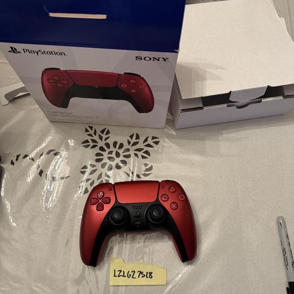 DualSense Wireless Controller - Red