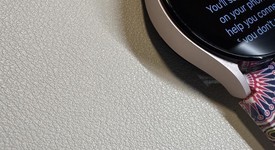 Good
													Samsung Galaxy Watch5 - Unlocked, Gold, 40mm, photo 2 of 6