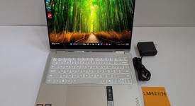 Mint
													Lenovo Yoga Laptop, photo 1 of 5