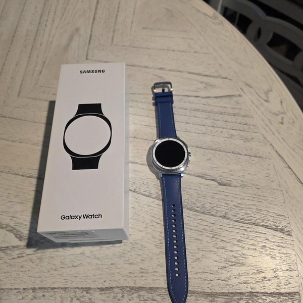 Samsung Galaxy Watch8 Classic - Wi-Fi, White, SM-L500, 46mm