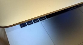 Good
													MacBook Pro 2018 (With Touch Bar) - 15" - I7, Silver, 512 GB, 16 GB, photo 3 of 9