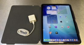 Mint
													Apple iPad Pro 12.9" 6th Gen 2022 - Unlocked, Gray, 128 GB, photo 5 of 15