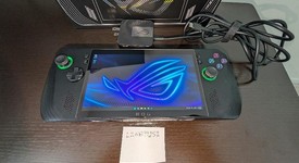 Good
													Asus ROG Ally X - Z1 Extreme, Black, 1 TB, 24 GB, photo 3 of 13