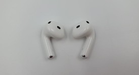 Used
													Apple AirPods 4th Gen - Active Noise Cancellation, photo 2 of 6