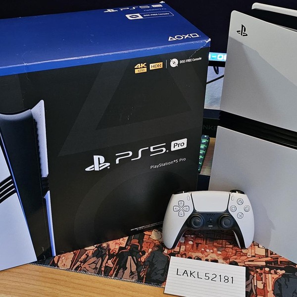 PlayStation 5 Pro (2024) - 2 TB, White