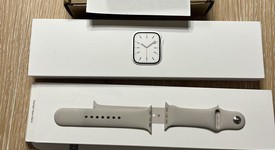New
													Apple Watch Series 7 45mm - Unlocked, Silver, A2477 - Cellular, Stainless, photo 5 of 7