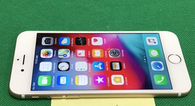 Mint
													Apple iPhone 6 - Unlocked, Gold, 64 GB, A1586, photo 2 of 6