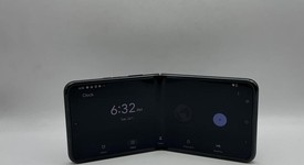 Fair
													Motorola Razr (2024) - Unlocked, Gray, 256 GB, 8 GB, photo 5 of 6