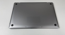 Good
													MacBook Pro 2017 (With Touch Bar) - 15" - I7, Gray, 512 GB, 16 GB, photo 3 of 7