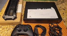 Mint
													Xbox One X (2017) - Black, Standard, photo 3 of 6