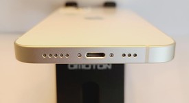 Mint
													Apple iPhone 13 - Unlocked, Starlight, 128 GB, A2482, photo 3 of 6