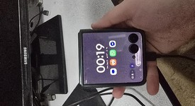 Mint
													Motorola Razr Ultra (2025) - Unlocked, PANTONE Scarab, 1 TB, 16 GB, photo 2 of 8