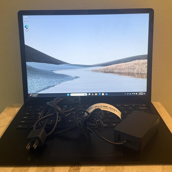 Microsoft Surface Laptop 3 - 256 GB, Black, 8 GB, Intel Core i5, 13.5 inch