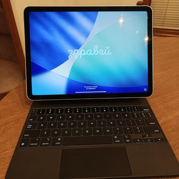 Apple iPad Air 5th Gen - Wi-Fi, 64 GB, Pink, A2588