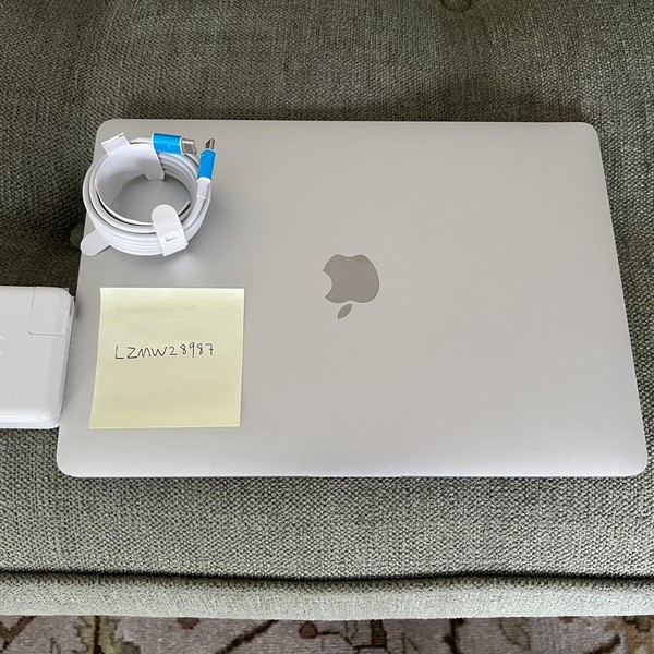 MacBook Pro 2017 (No Touch Bar) - 13 inch - 512 GB, Silver, 8 GB, Intel Core i5