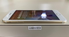 Good
													Apple iPhone 7 Plus - AT&T, Gold, 32 GB, 3 GB, A1661, photo 5 of 6