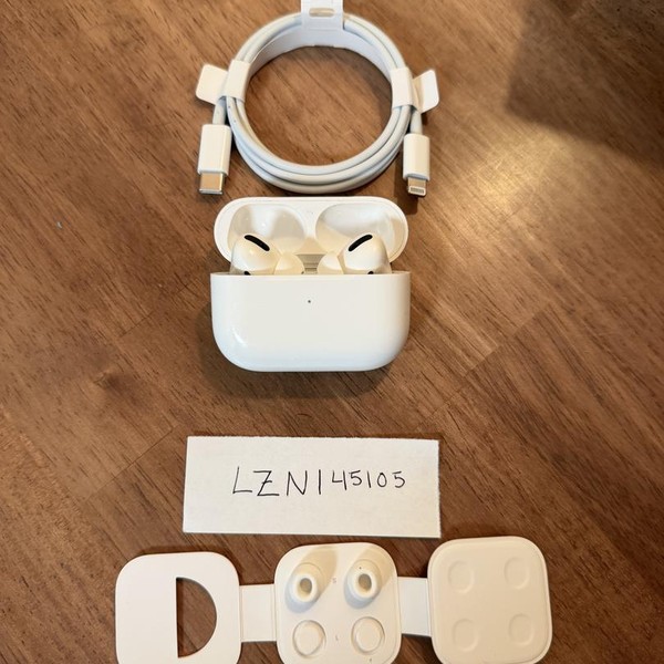 Apple AirPods Pro - Wireless Case