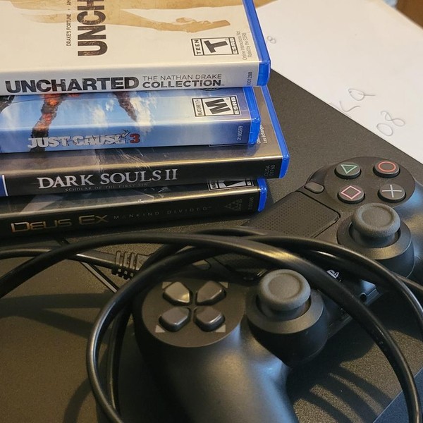 PlayStation 4 - Black, 500 GB, Standard