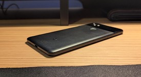 Mint
													Google Pixel 2 XL - Verizon, Black, 64 GB, Verizon Edition, photo 5 of 8