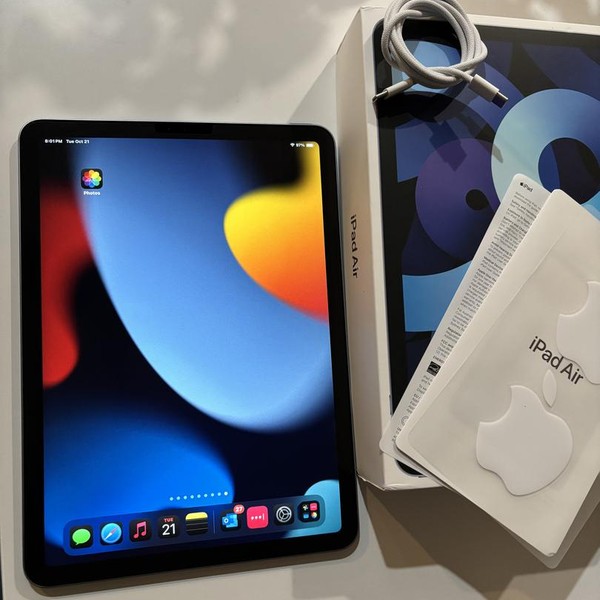 Apple iPad Air 4th Gen - Wi-Fi, 64 GB, Sky Blue, A2316