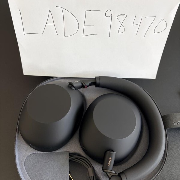 Sony WH-1000XM6 - Black