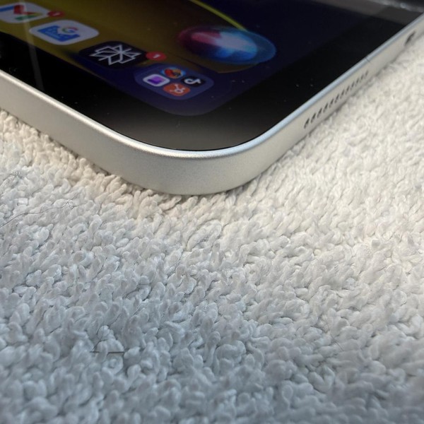 Apple iPad 11th Gen - Wi-Fi, 128 GB, Silver, A3354