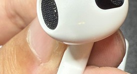 Used
													Apple AirPods 3rd Gen - Lightning Case, photo 1 of 5