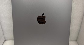 Mint
													Apple iPad Pro 11" 4th Gen 2022 - Unlocked, Gray, 256 GB, photo 2 of 9