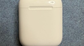Used
													Apple AirPods 2nd Gen - Lightning Case, photo 2 of 4