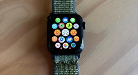 Mint
													Apple Watch SE 2nd Gen 40mm - Unlocked Non-US, Silver, A2725 - Cellular, Aluminum, photo 2 of 8