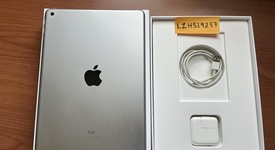 Mint
													Apple iPad 5th Gen - Wi-Fi, Gray, 32 GB, A1822, photo 1 of 13