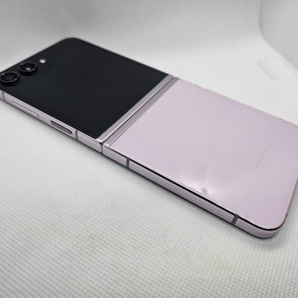 Samsung Galaxy Z Flip5 - Unlocked, 256 GB, Lavender, 8 GB, SM-F731U1