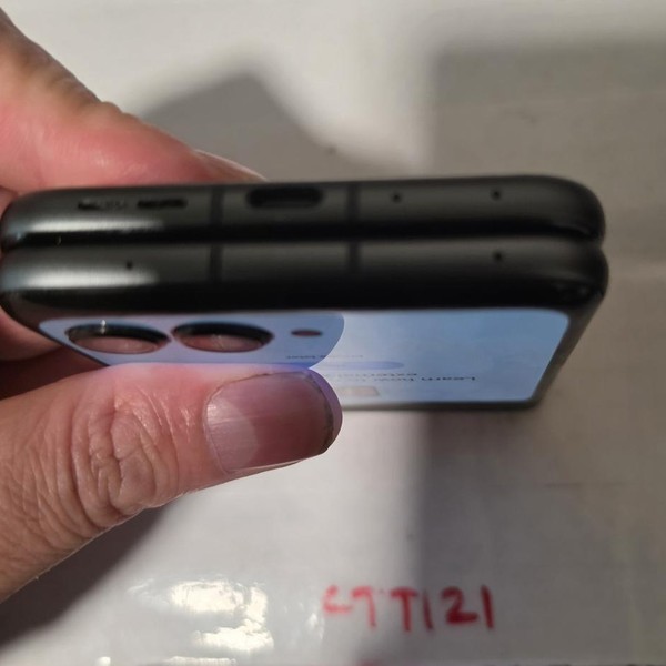 Motorola Razr (2024) - Unlocked, 256 GB, Gray, 8 GB