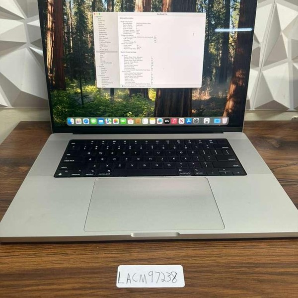 MacBook Pro 2021 - 16 inch - 512 GB, Silver, 16 GB, Apple M1 Pro 10-core