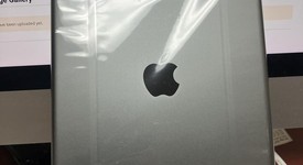 Mint
													Apple iPad 7th Gen - Unlocked, Gray, 32 GB, A2200, photo 4 of 7
