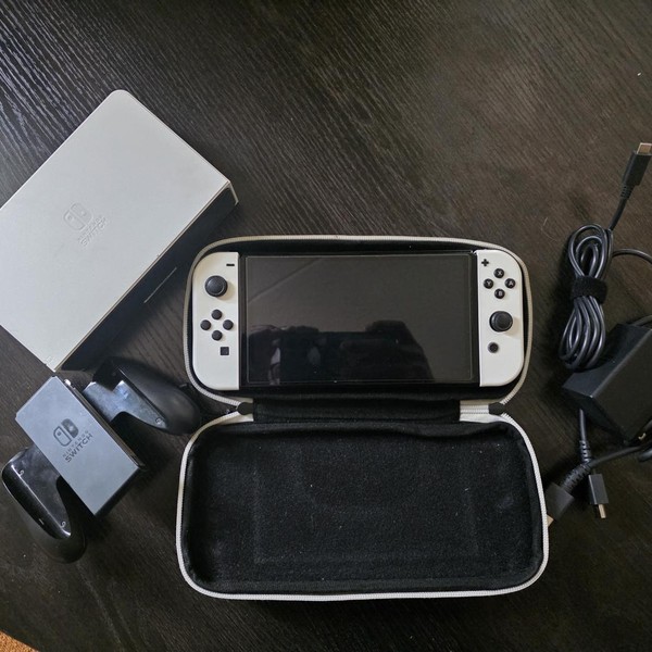 Nintendo Switch - OLED - 64 GB, White