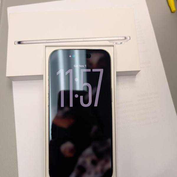 Apple iPhone Air - Unlocked, 256 GB, Cloud White, A3260