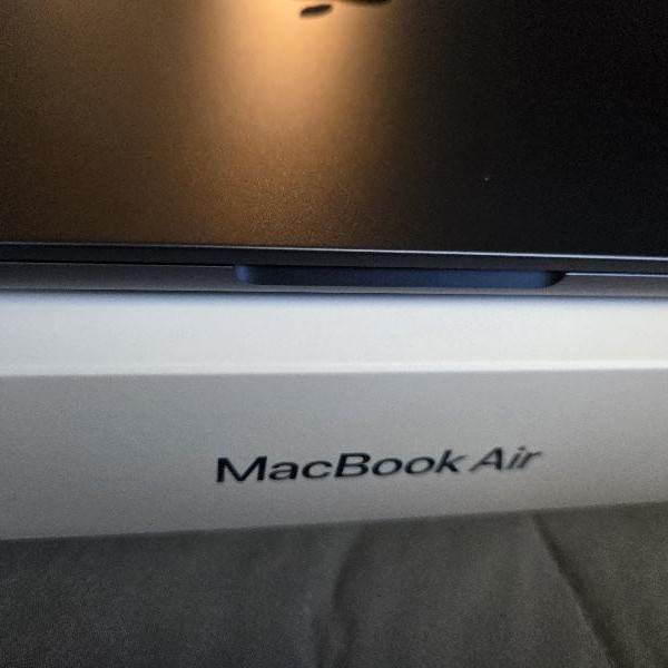 MacBook Air 2022 (M2) - 13 inch - 512 GB, Midnight, 16 GB, Apple M2