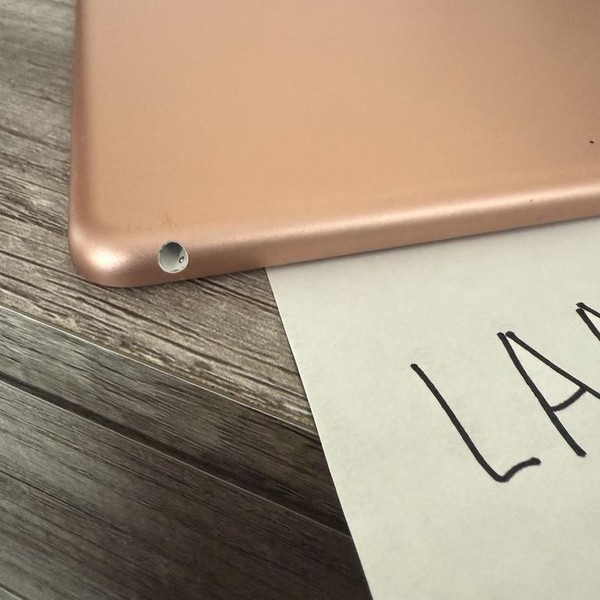 Apple iPad 7th Gen - Wi-Fi, 32 GB, Gold, A2197