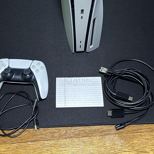 PlayStation 5 Standard Edition (2020) - 825 GB, White, Standard Edition