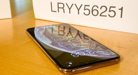 Good
													Apple iPhone Xs Max - Unlocked, Gold, 256 GB, A1921, photo 4 of 8