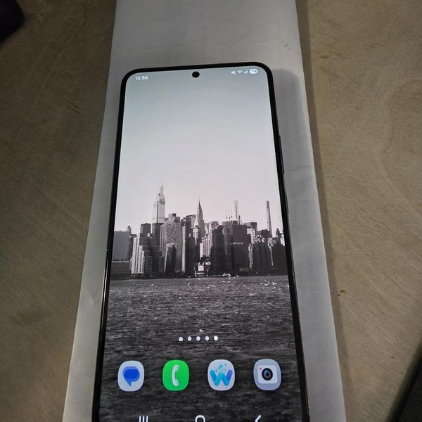 Samsung Galaxy S22 - Unlocked, 128 GB, Black, 8 GB, SM-S901U1