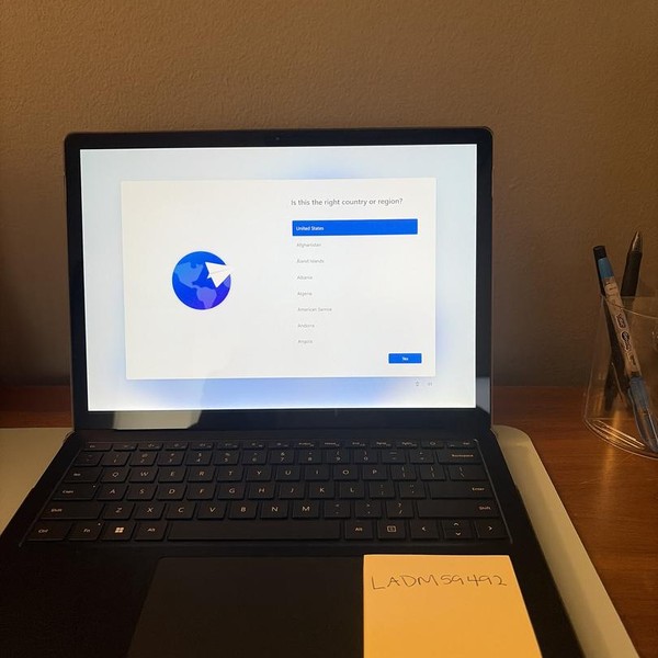 Microsoft Surface Laptop 4 - 512 GB, Black, 16 GB, AMD Ryzen 7, 13.5 inch