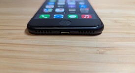 Good
													Apple iPhone SE 3rd Gen 2022 - T-Mobile, Midnight, 64 GB, A2595, photo 3 of 14