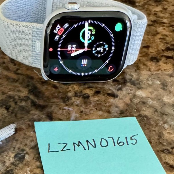 Apple Watch Series 10 46mm - Silver, A2999 - GPS, Aluminum